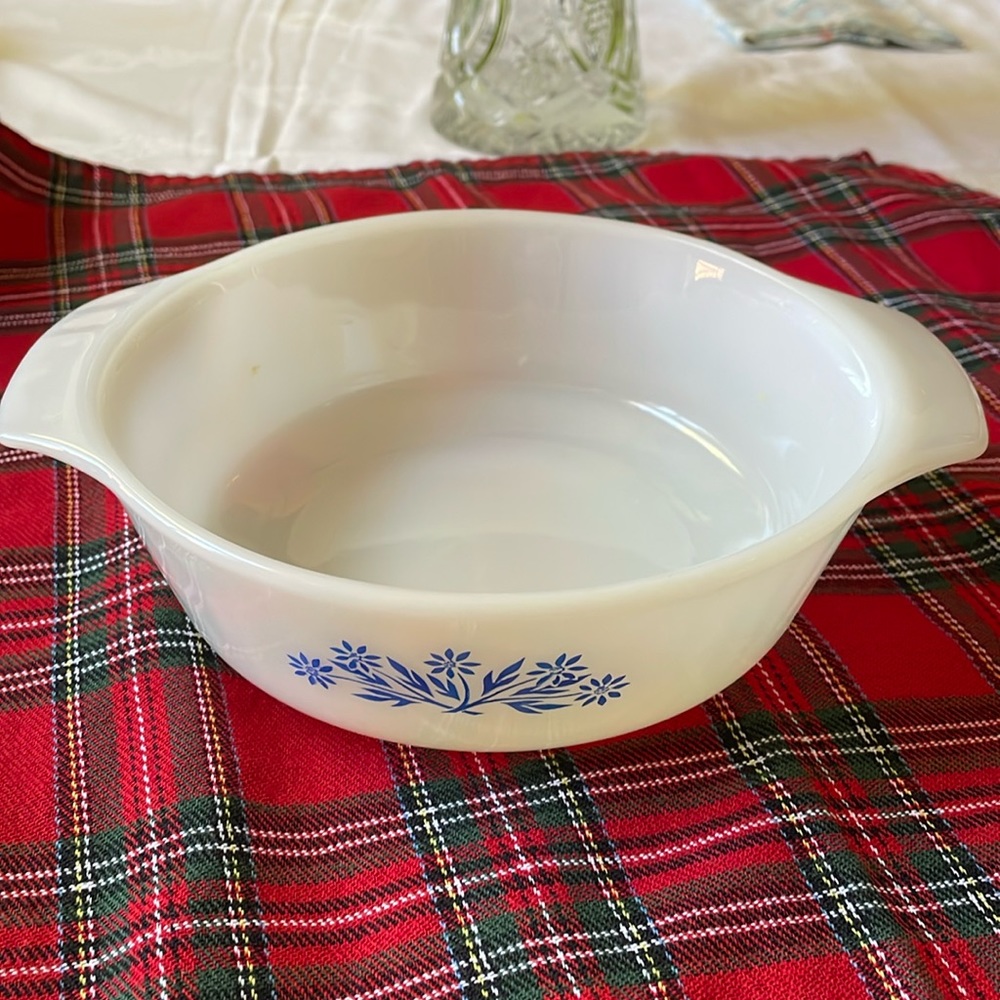 VTG Anchor Hocking Fire King 436 1qt Round Casserole Dish Milk Glass Bakeware